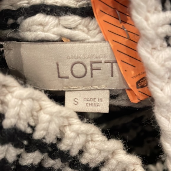 Loft Sweater - Picture 4 of 4